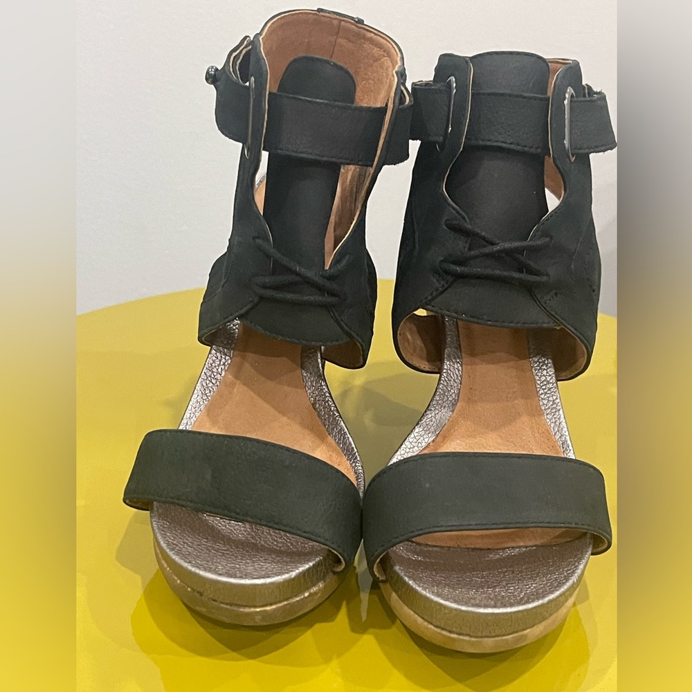 New with tag, Aldo open toe heels